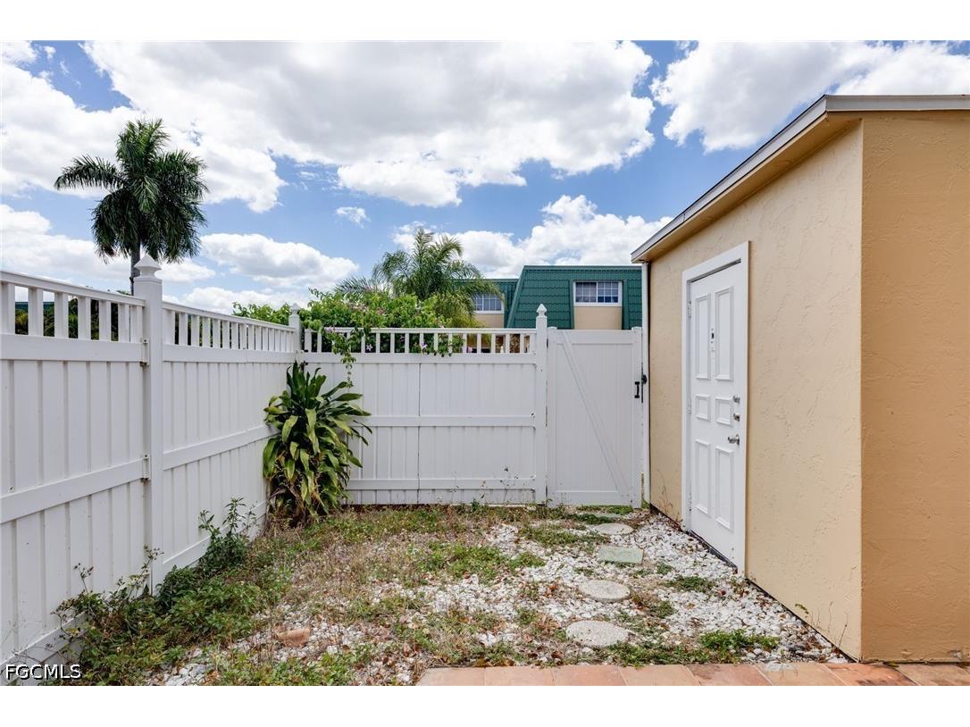 4811 Sunfish Court Fort Myers FL 33919 2026018258 image18