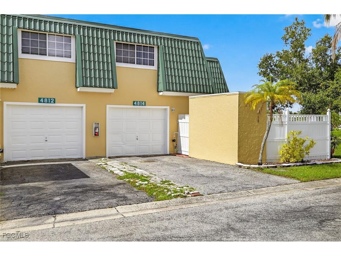 4814 Bluefish Court Fort Myers FL 33919 2025001299 image1