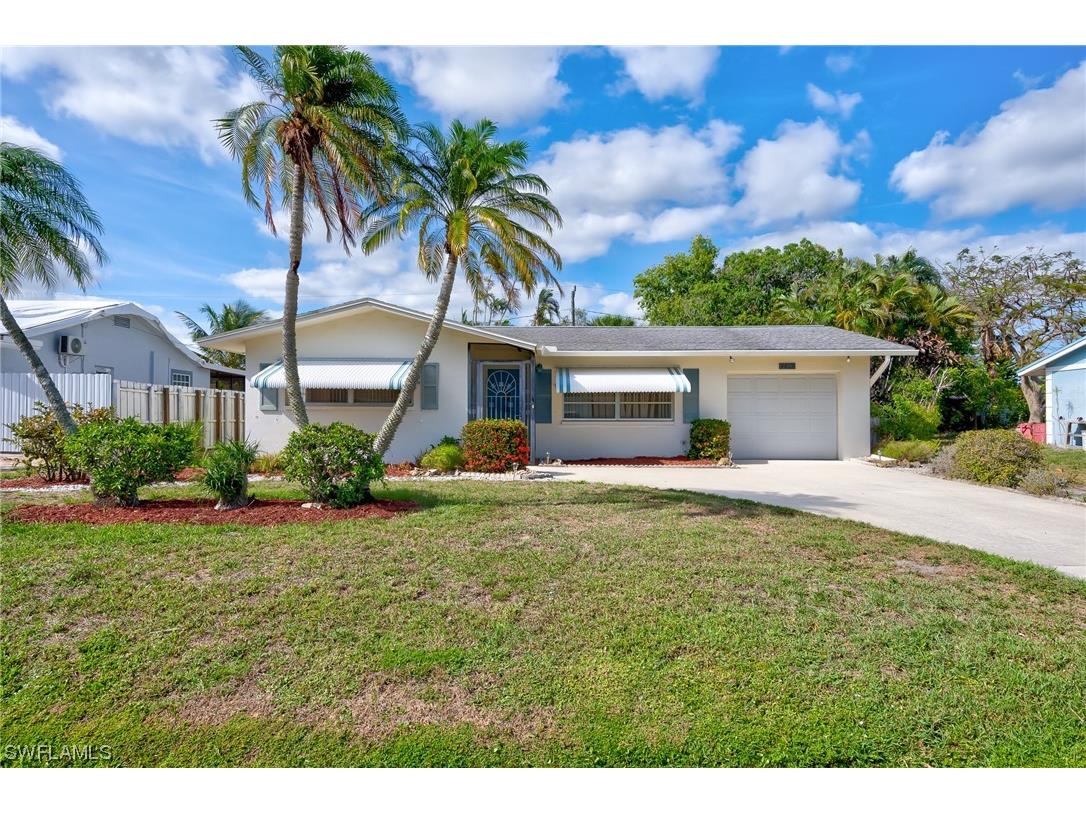 4815 Cortez Circle Naples FL 34112 223033657 image1