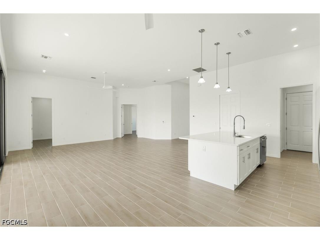 4817 Pelican Boulevard Cape Coral FL 33914 2026015382 image9