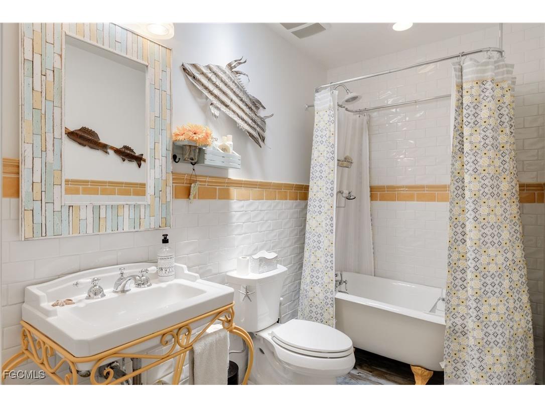 4819 Pine Island Road NW Matlacha FL 33993 2026006579 image16