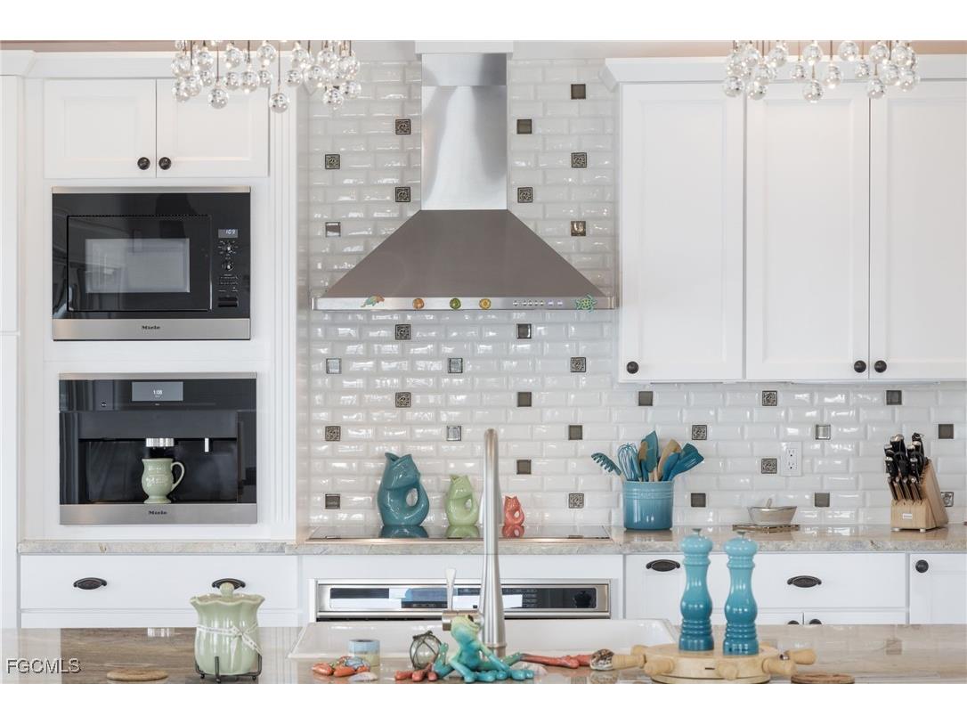 4819 Pine Island Road NW Matlacha FL 33993 2026006579 image8