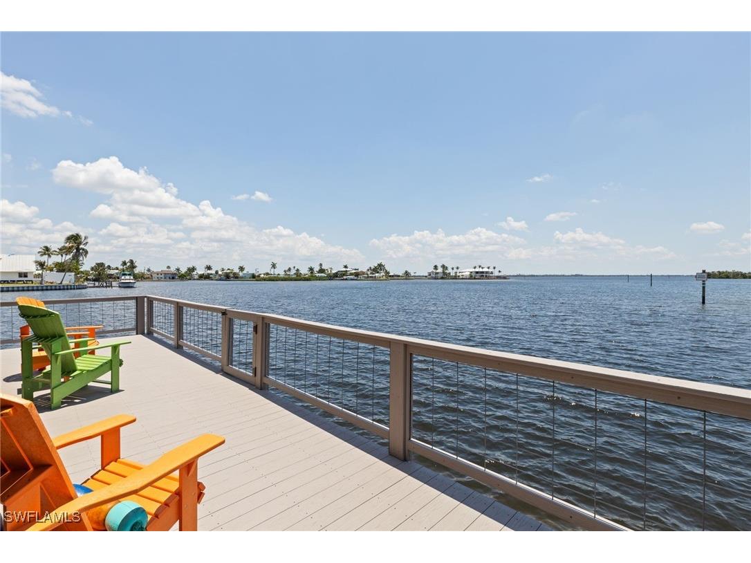 4819 Pine Island Road NW Matlacha FL 33993 225058261 image1