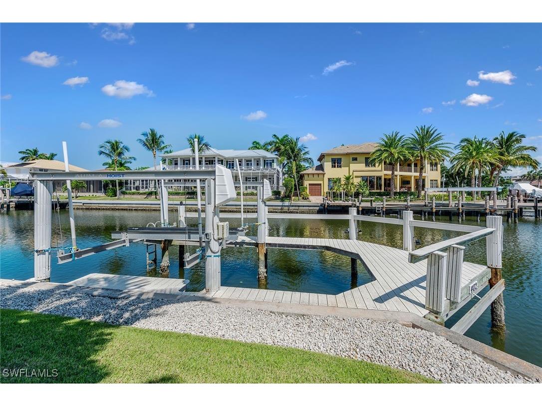482 Clifton Court Marco Island FL 34145 225068348 image1