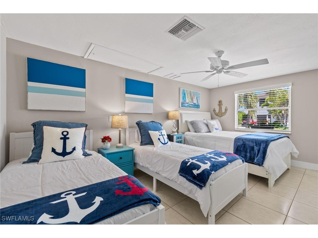 482 Tradewinds Avenue Naples FL 34108 225067012 image21