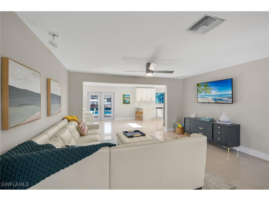 482 Tradewinds Avenue Naples FL 34108 225067012 image5