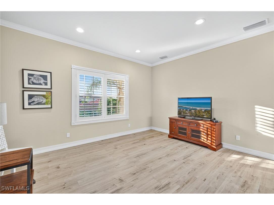 4822 Europa Drive Naples FL 34105 225078533 image16