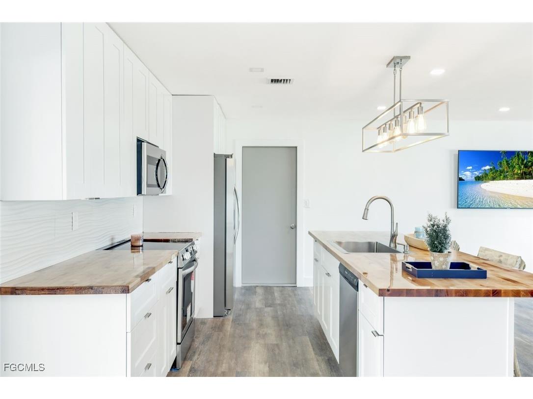 4827 SW 3rd Avenue Cape Coral FL 33914 2025010589 image10