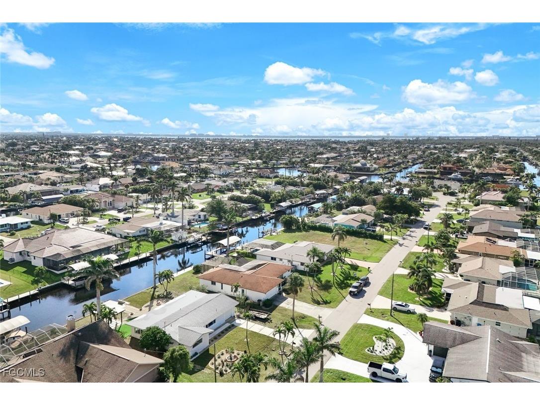 4827 SW 3rd Avenue Cape Coral FL 33914 2025010589 image2