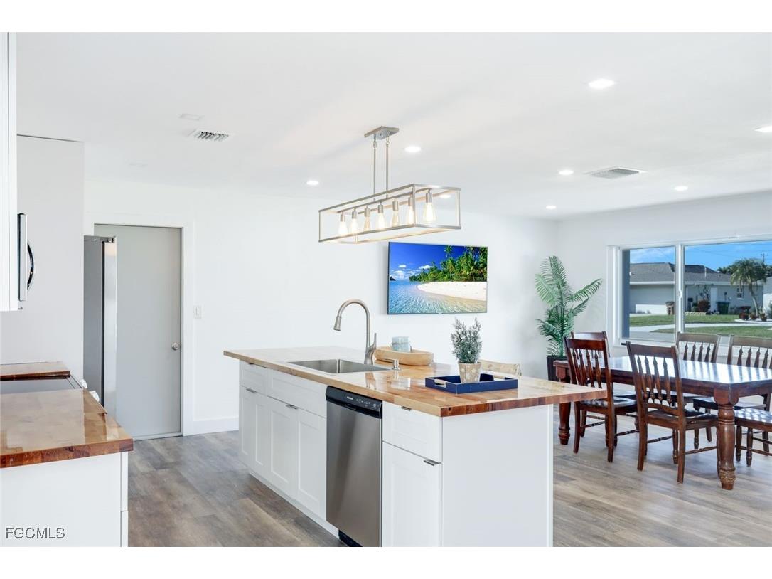 4827 SW 3rd Avenue Cape Coral FL 33914 2025010589 image8