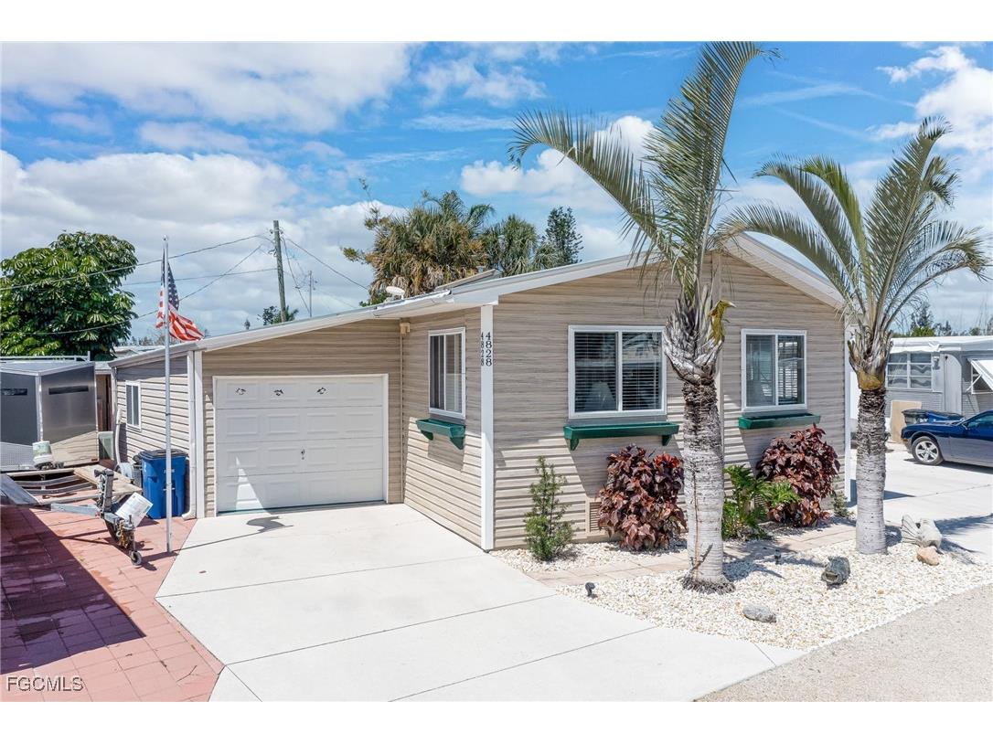 4828 Flamingo Drive Saint James City FL 33956 2025015896 image1