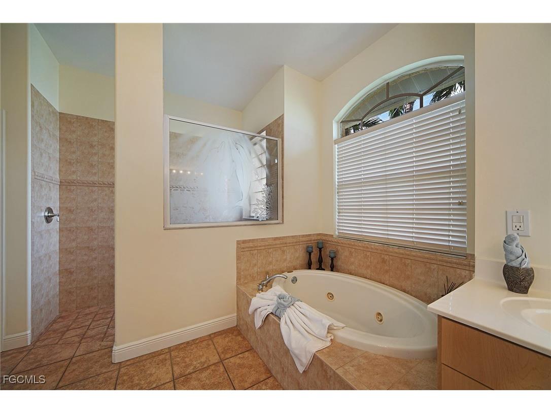 4829 SW 23rd Avenue Cape Coral FL 33914 2025026117 image27