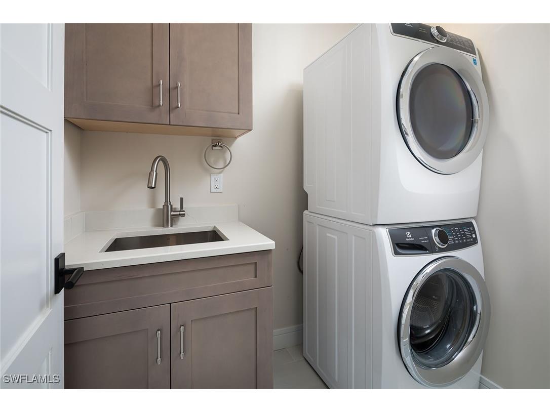 4830 West Boulevard Naples FL 34103 225075970 image26