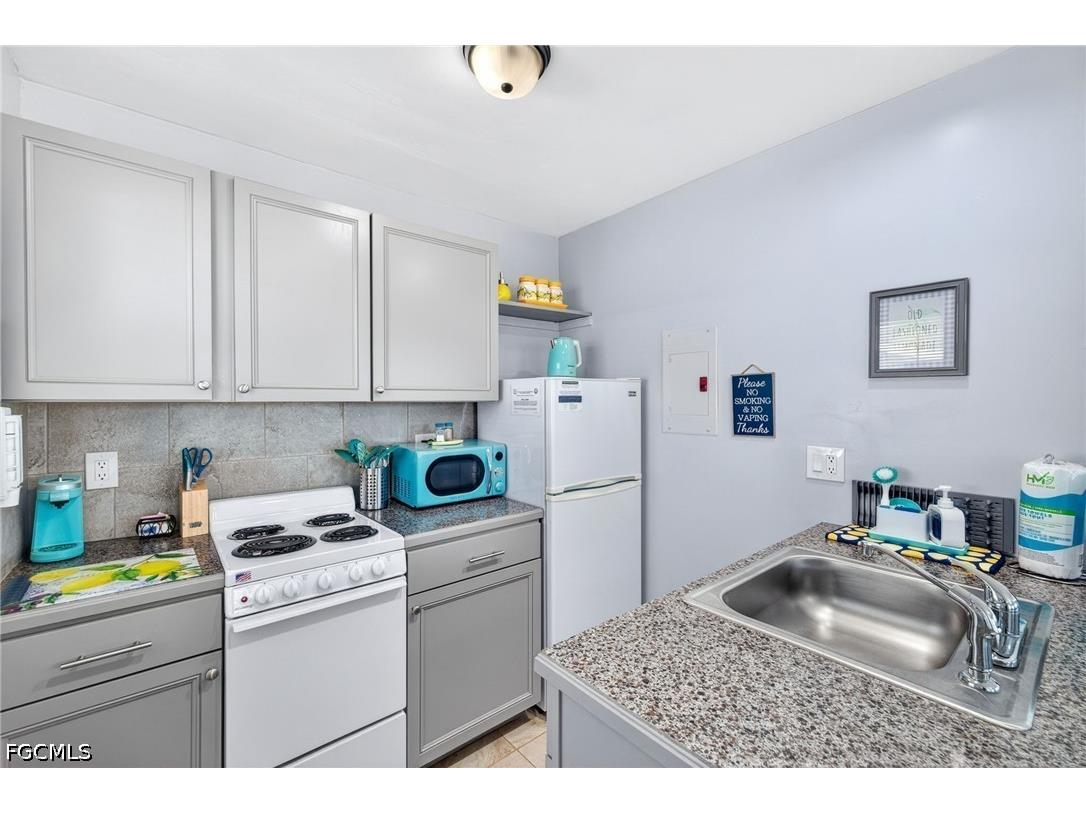 4831 Tudor Drive #1 Cape Coral FL 33904 2026019002 image24