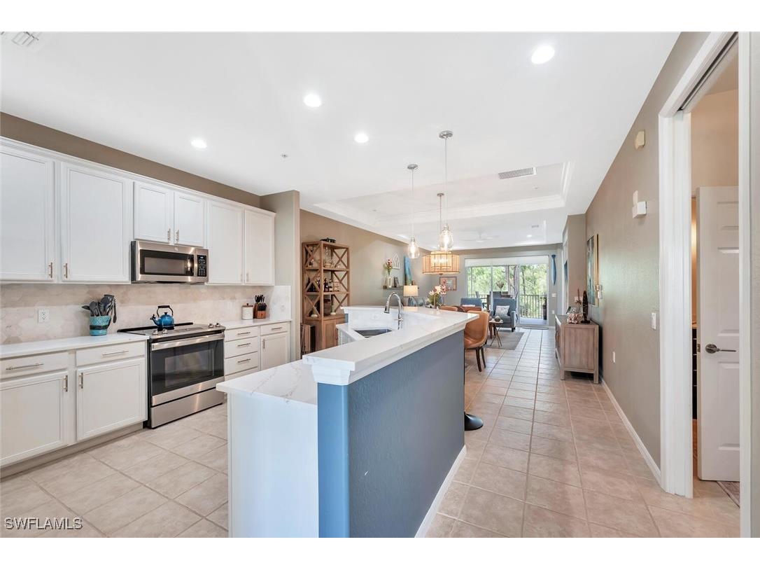 4833 Hampshire Court #302 Naples FL 34112 225065628 image2