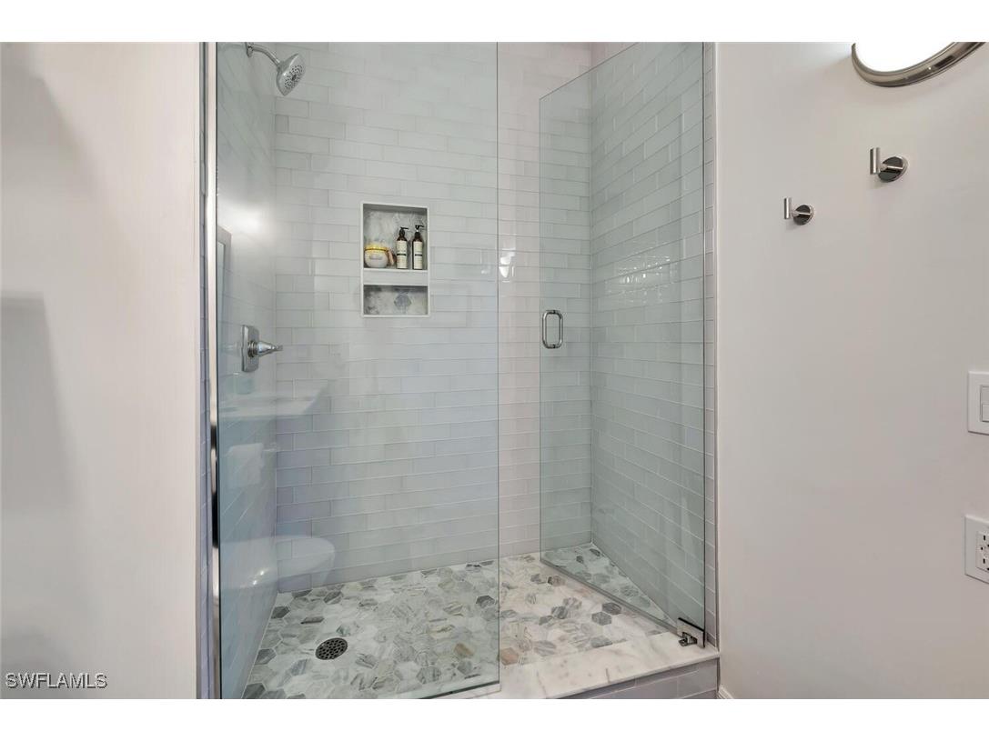 4833 Hampshire Court #302 Naples FL 34112 225065628 image30