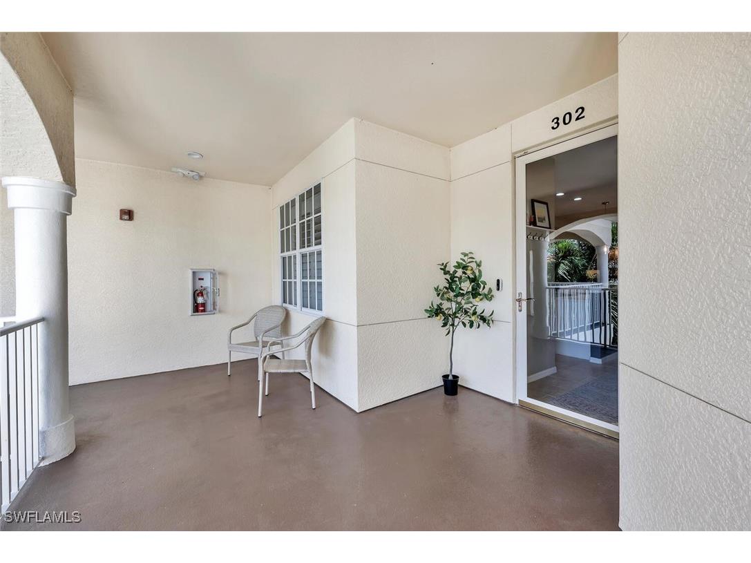 4833 Hampshire Court #302 Naples FL 34112 225065628 image33