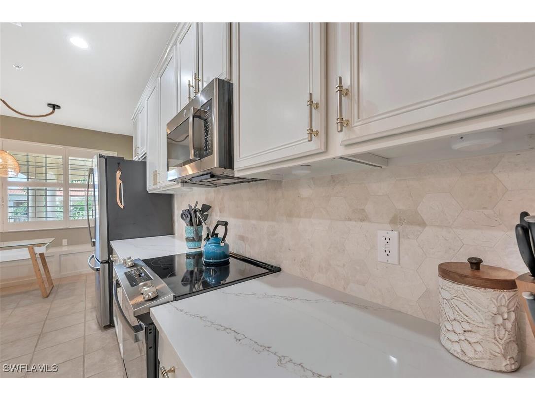 4833 Hampshire Court #302 Naples FL 34112 225065628 image7