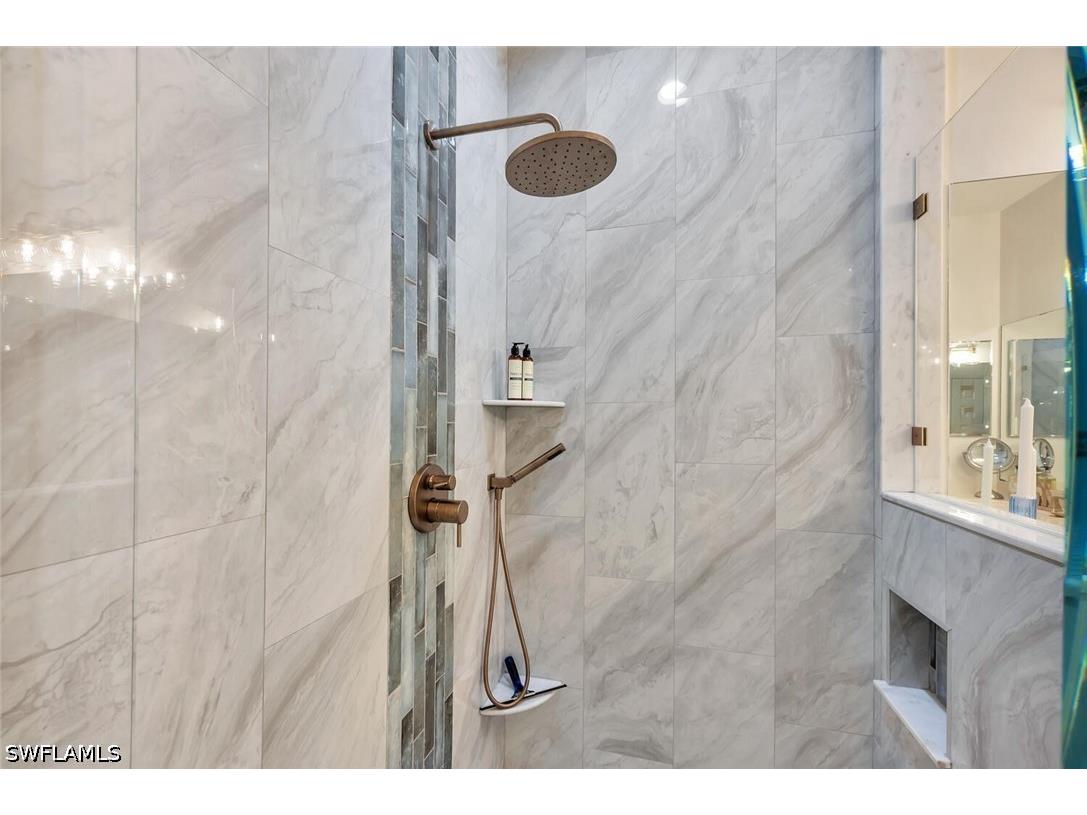 4833 Hampshire Court #302 Naples FL 34112 226024851 image24