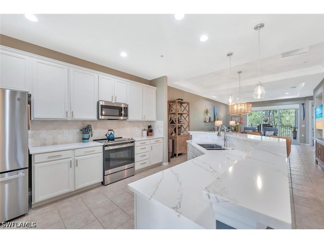 4833 Hampshire Court #302 Naples FL 34112 226024851 image3