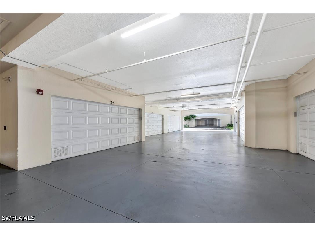 4833 Hampshire Court #302 Naples FL 34112 226024851 image38