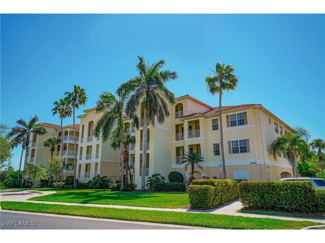 4834 Hampshire Court #207 Naples FL 34112 225035498 image1