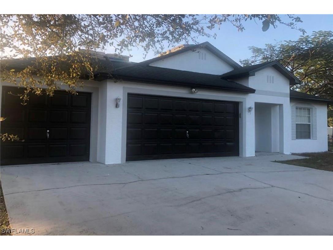 4839 18th Street NE Naples FL 34120 224003527 image1