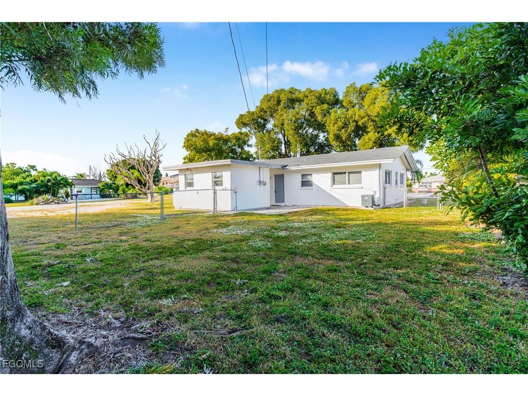 4839 Tudor Drive #1 Cape Coral FL 33904 2025001775 image14