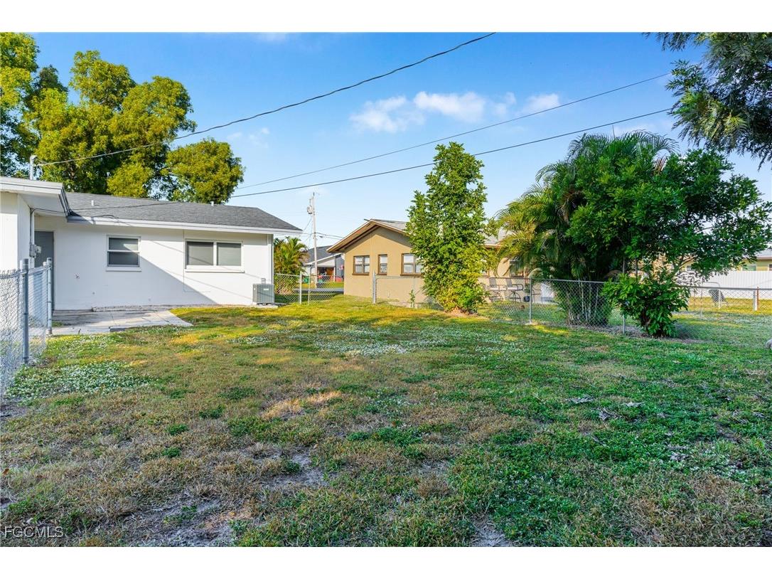 4839 Tudor Drive #1 Cape Coral FL 33904 2025001775 image16