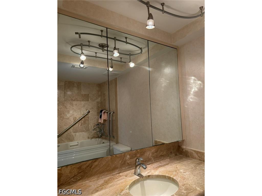 484 Gulf Bend Drive Captiva FL 33924 2026014808 image24
