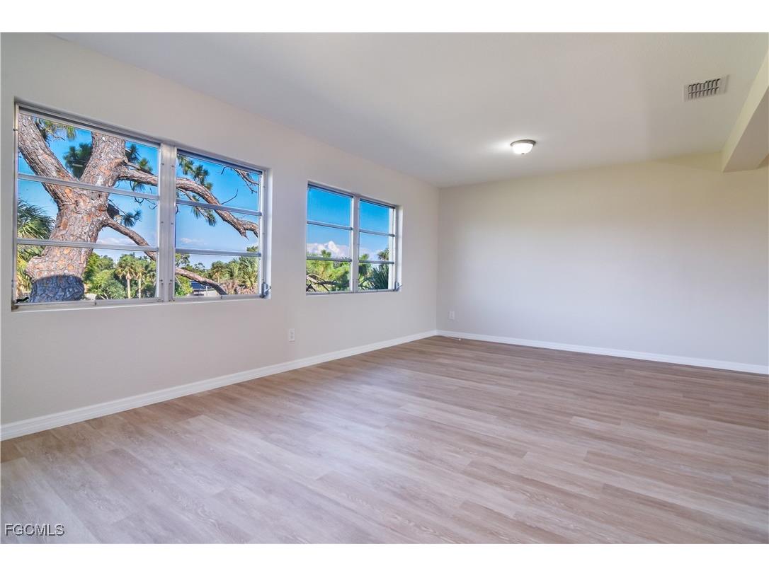 4840 Golf Club Court #10 North Fort Myers FL 33903 2025019327 image12