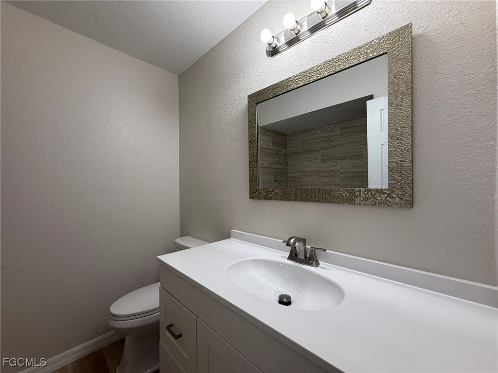 4840 Golf Club Court #10 North Fort Myers FL 33903 2025019327 image18