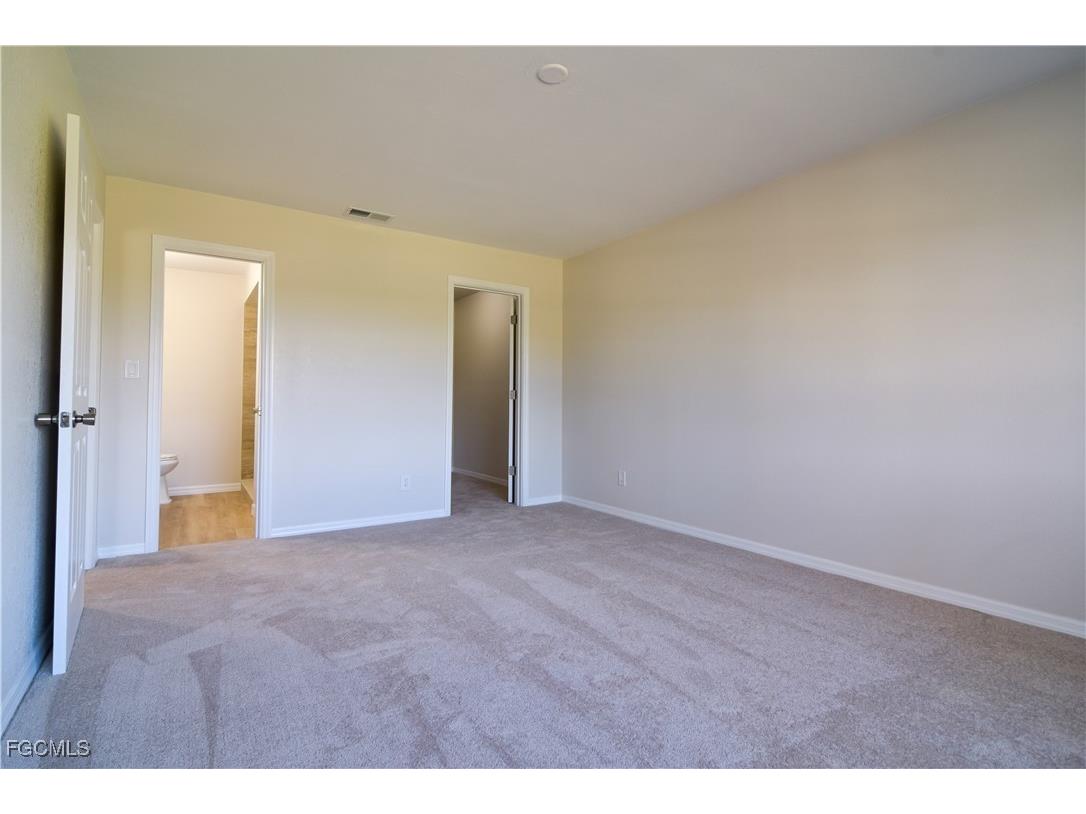 4840 Golf Club Court #10 North Fort Myers FL 33903 2025019327 image25