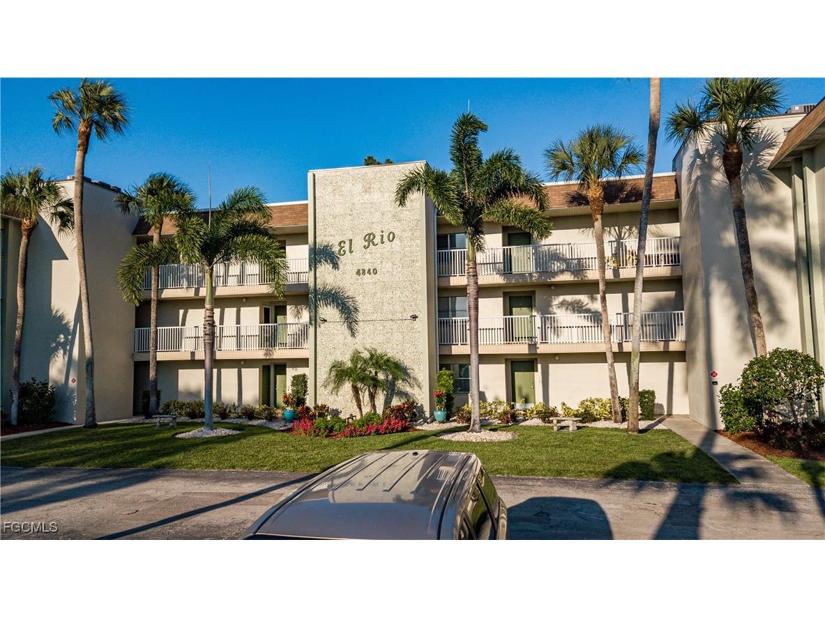 4840 Golf Club Court #10 North Fort Myers FL 33903 2025019327 image34