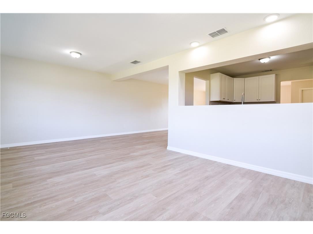 4840 Golf Club Court #10 North Fort Myers FL 33903 2025019327 image9