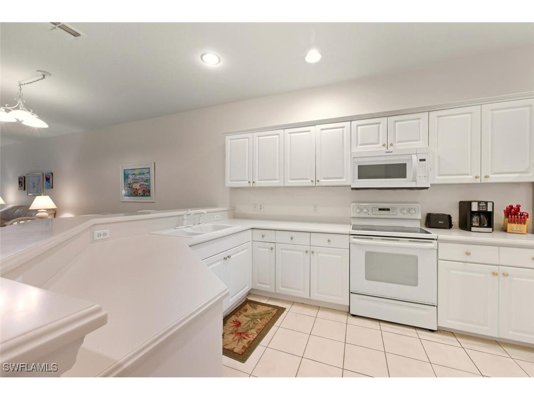 4843 Hampshire Court #106 Naples FL 34112 226003636 image3