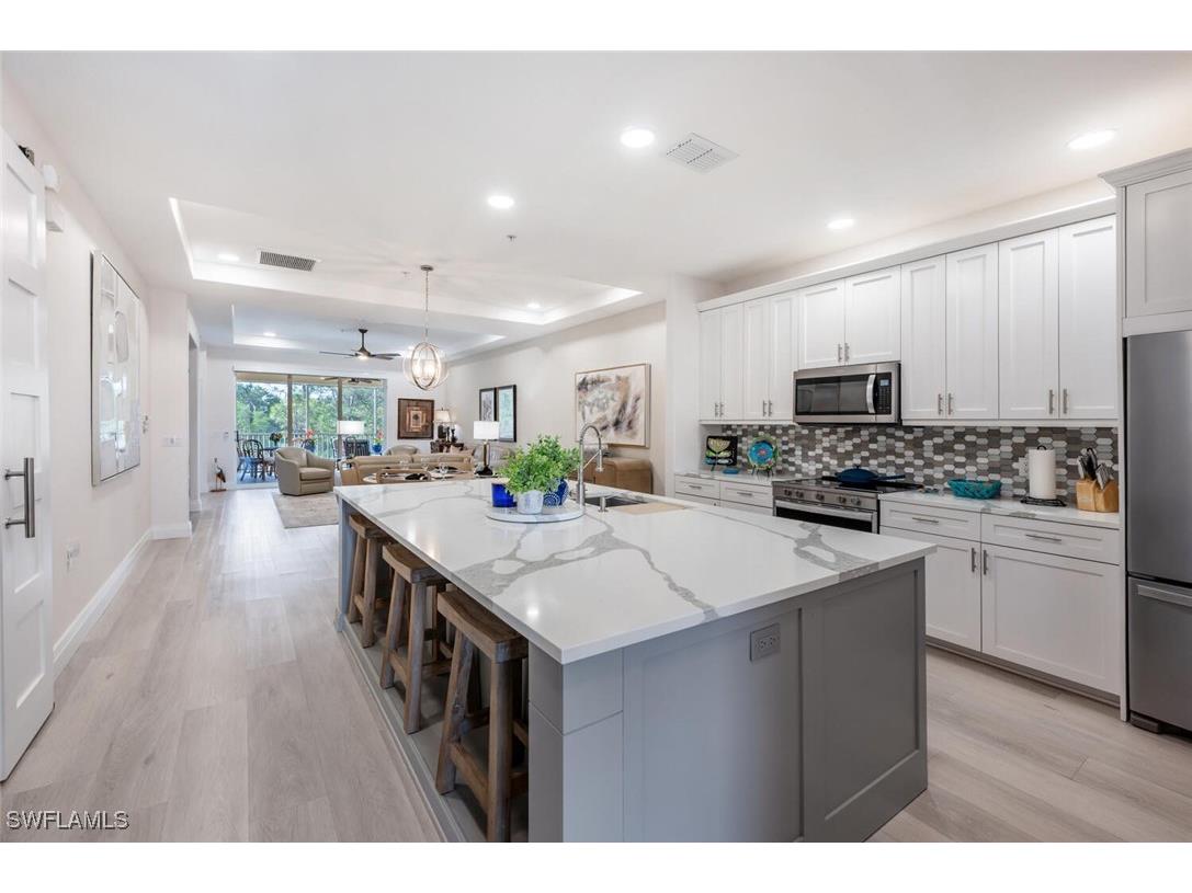 4843 Hampshire Court #2-304 Naples FL 34112 225035401 image1