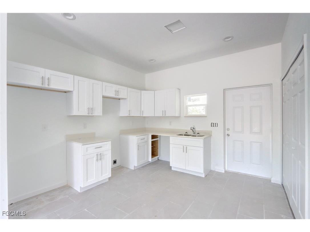 485 Tweed Court Lehigh Acres FL 33972 2025016227 image4