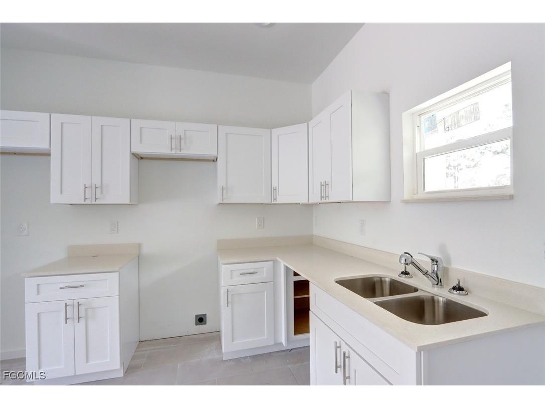 485 Tweed Court Lehigh Acres FL 33972 2025016227 image5