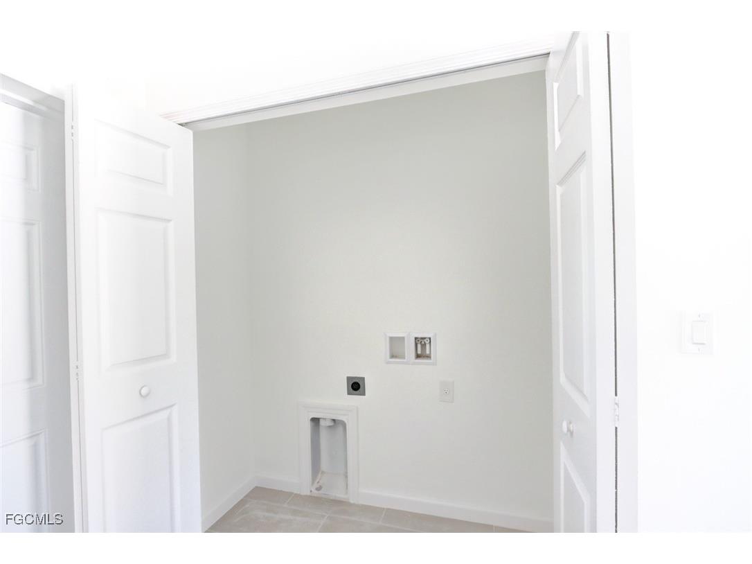 485 Tweed Court Lehigh Acres FL 33972 2025016227 image6