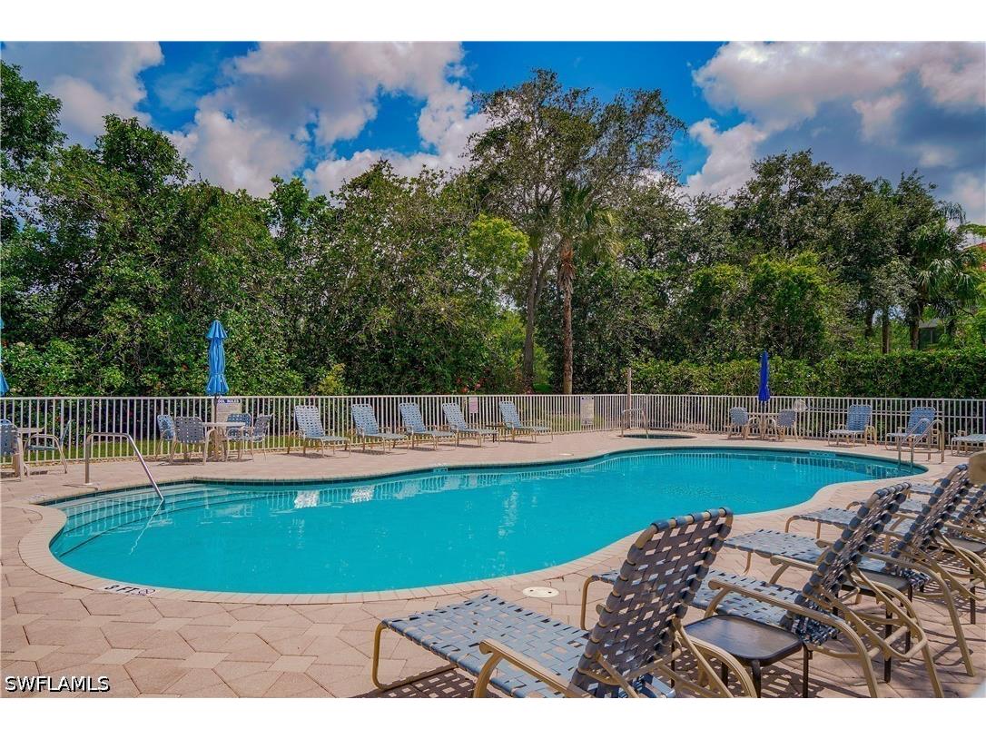 4853 Hampshire Court #105 Naples FL 34112 226023161 image37