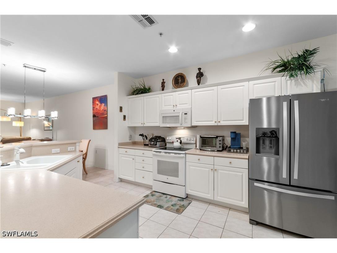 4853 Hampshire Court #105 Naples FL 34112 226023161 image7