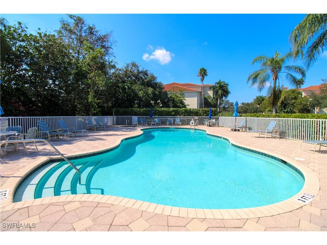 4853 Hampshire Court #107 Naples FL 34112 225071879 image1