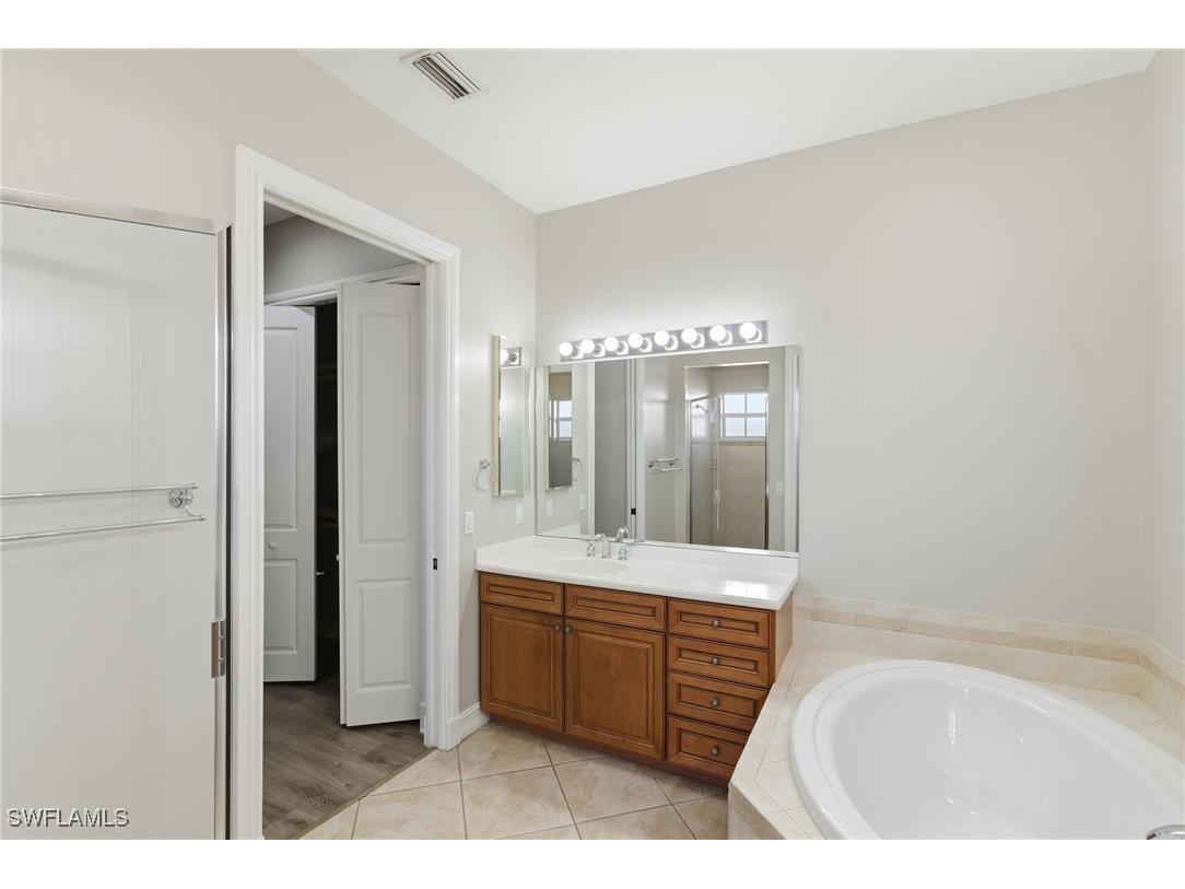 4854 Europa Drive Naples FL 34105 226000728 image25