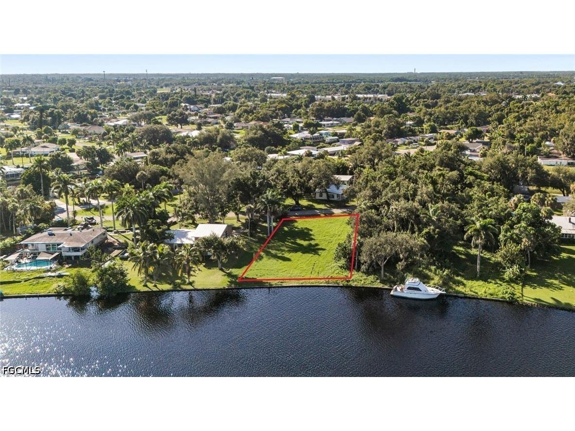 4859 E Riverside Drive Fort Myers FL 33905 2026014831 image1