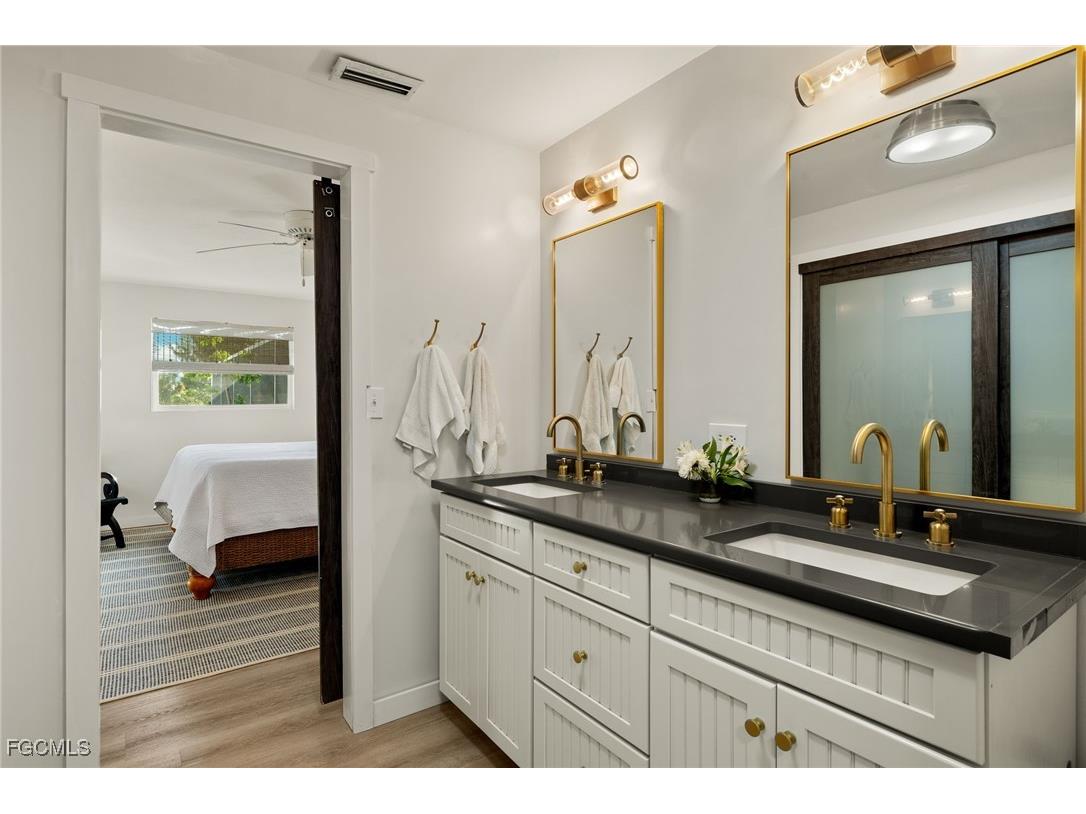 486 Lake Murex Circle Sanibel FL 33957 2025017478 image20