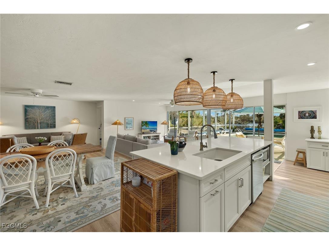 486 Lake Murex Circle Sanibel FL 33957 2025017478 image7