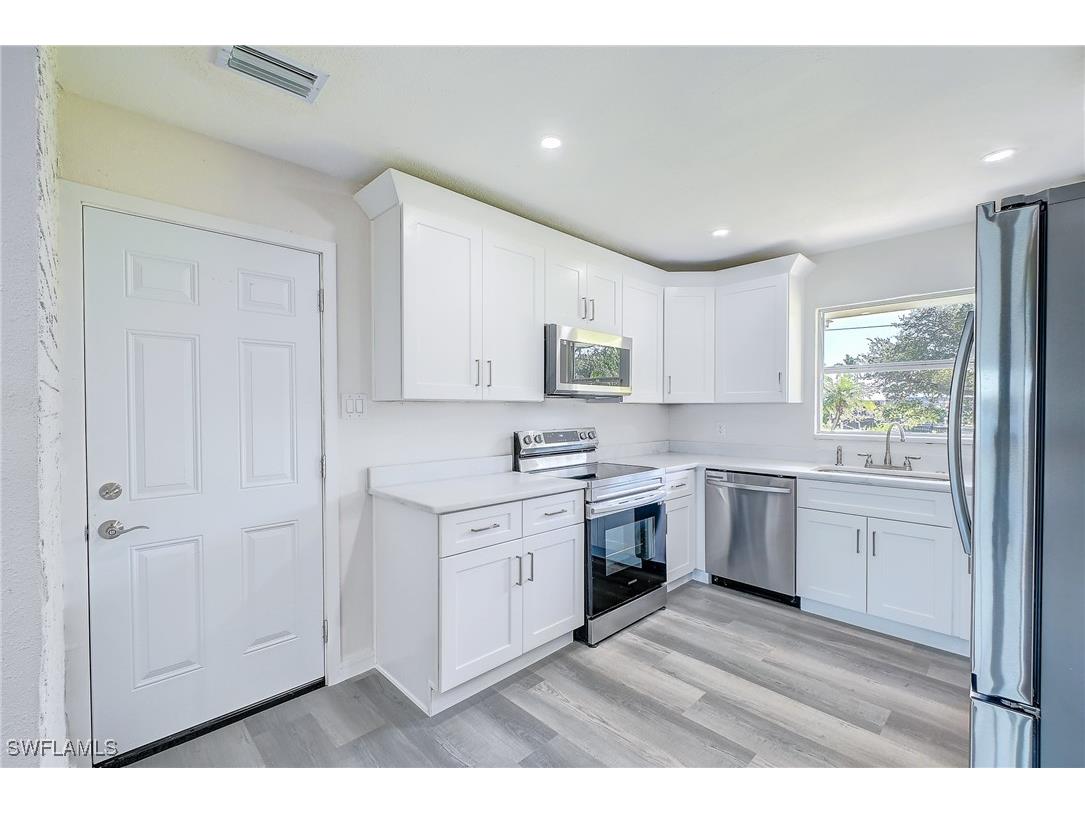 4867 E Riverside Drive Fort Myers FL 33905 225084481 image5