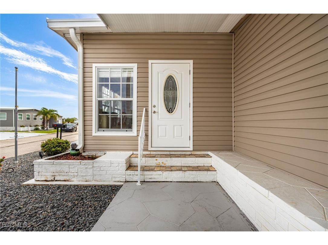 487 Jacklin Lane North Fort Myers FL 33903 2025011814 image3