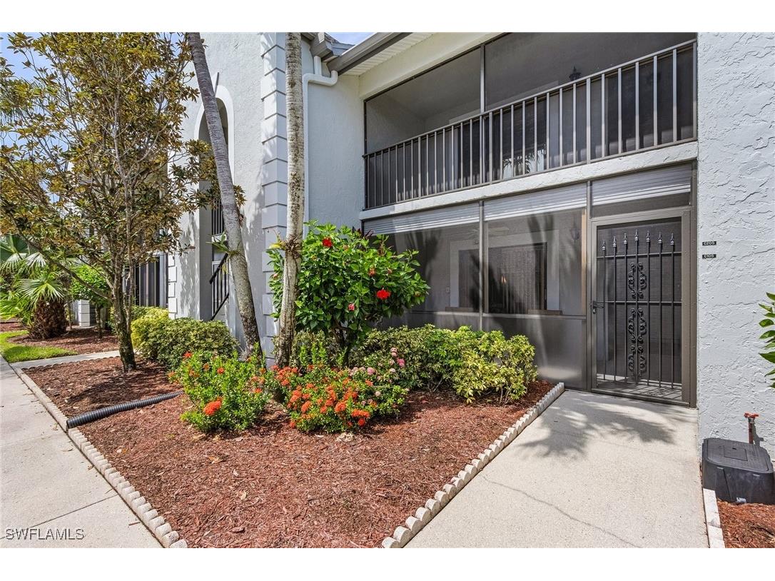 487 Veranda Way #C105 Naples FL 34104 224036247 image1